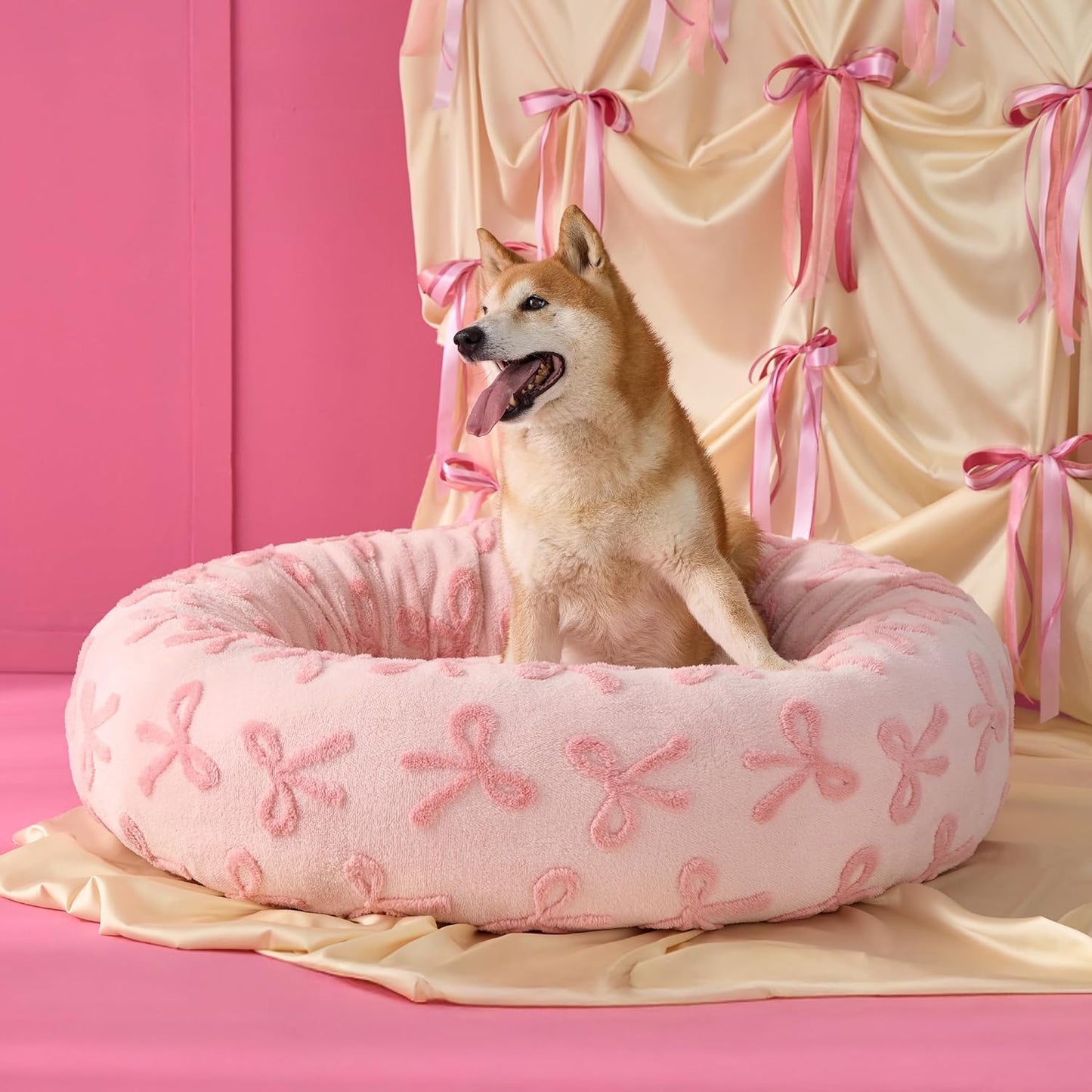 Lesure Donut Medium Dog Bed - round Cat Beds for Indoor Cats Calming Pet Beds, Cute Modern Beds with Jacquard Shaggy Plush & anti Slip Bottom, 30 Inch, Pink Taffy